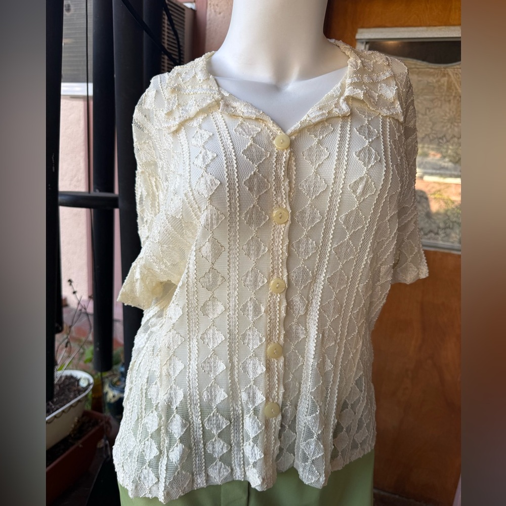 Vintage cream geo lace short sleeve button down shirt.